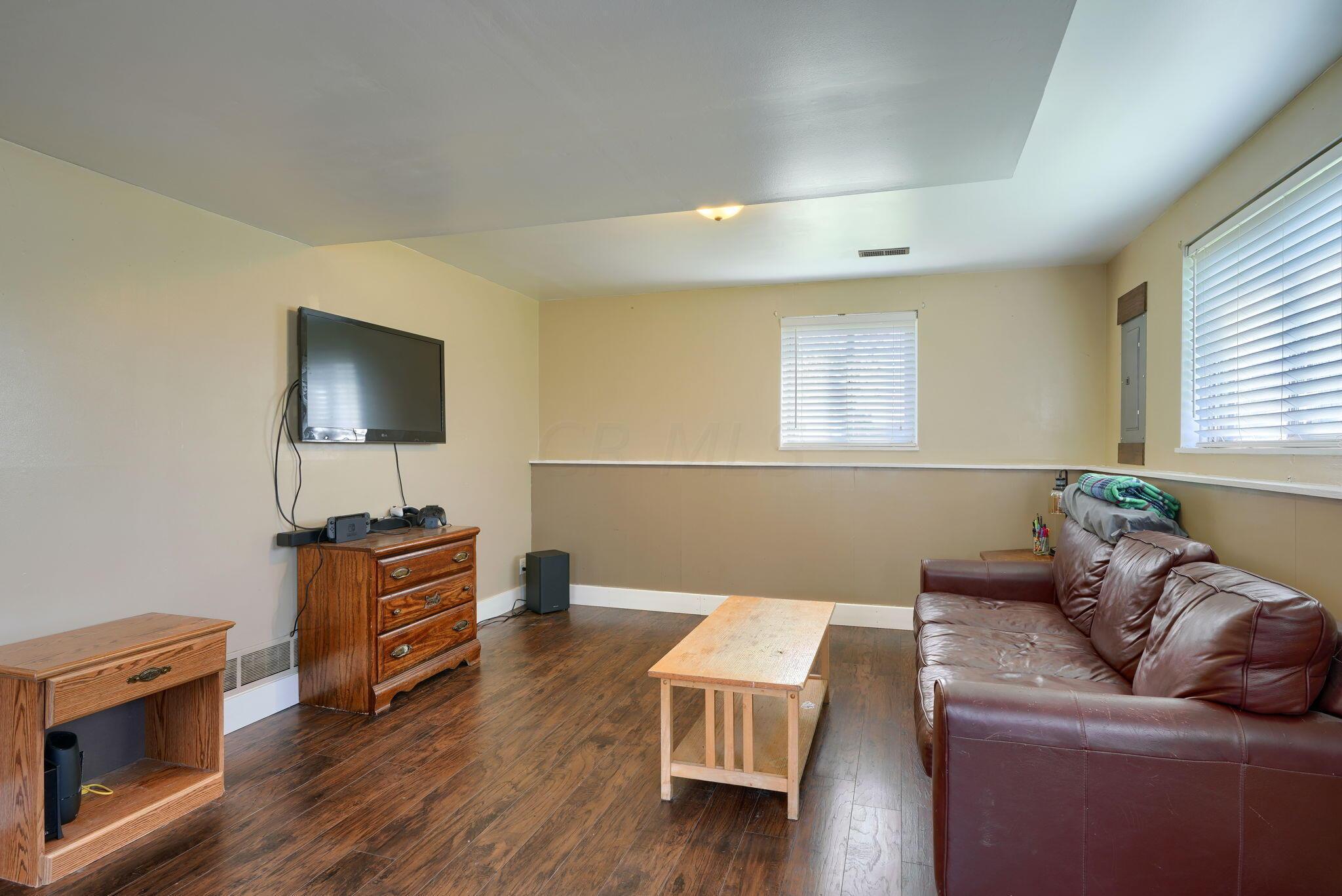 2493 East Howard Road Columbus, OH 43207 - Photo 16 of 39 2493 E Howard Rd (32)