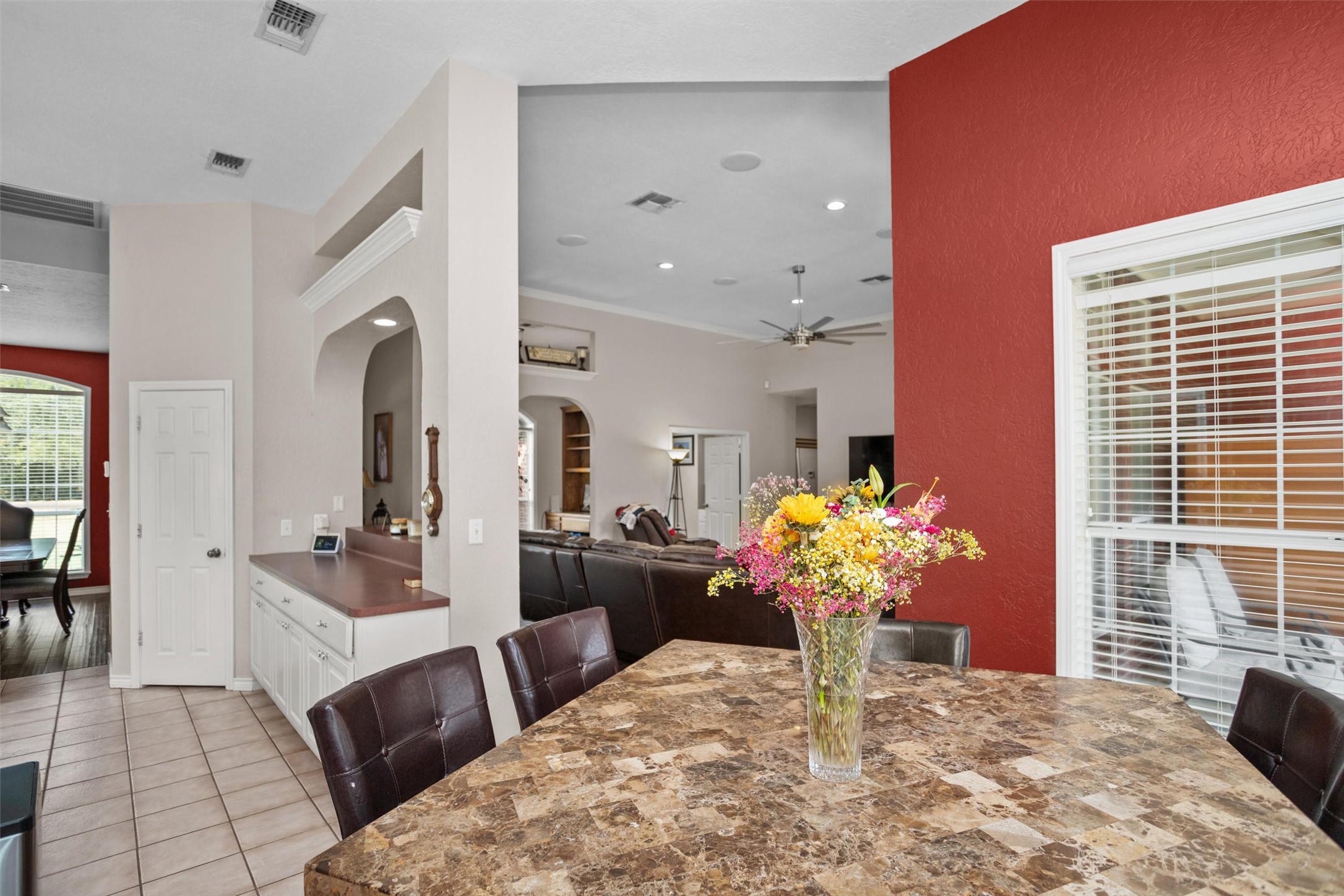 2101 San Antonio Road Crockett, TX 75835 - Photo 11 of 37 a living room with furniture flowerpot and wooden floor