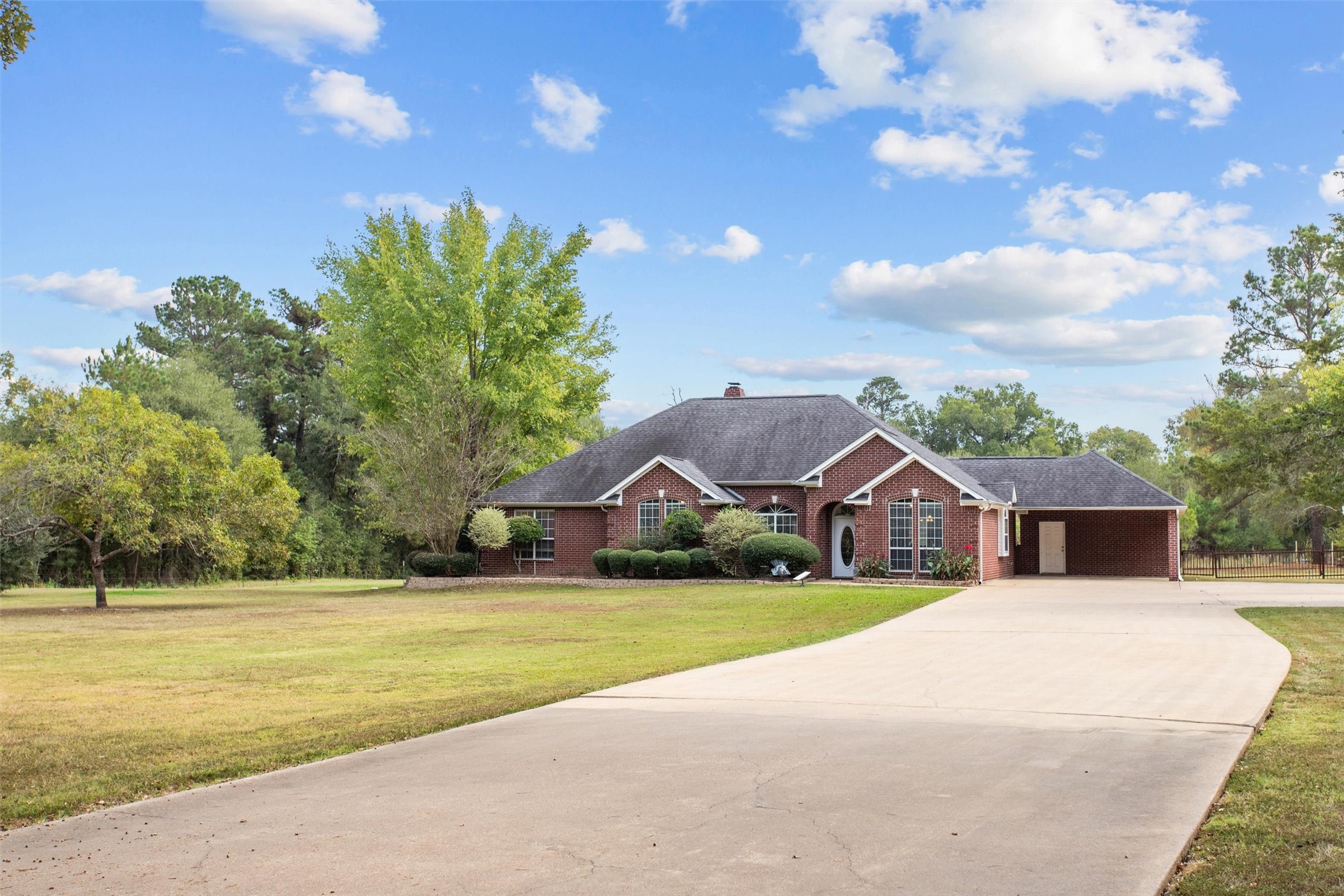 2101 San Antonio Road Crockett, TX 75835 - Photo 2 of 37 a front view of house with yard and green space