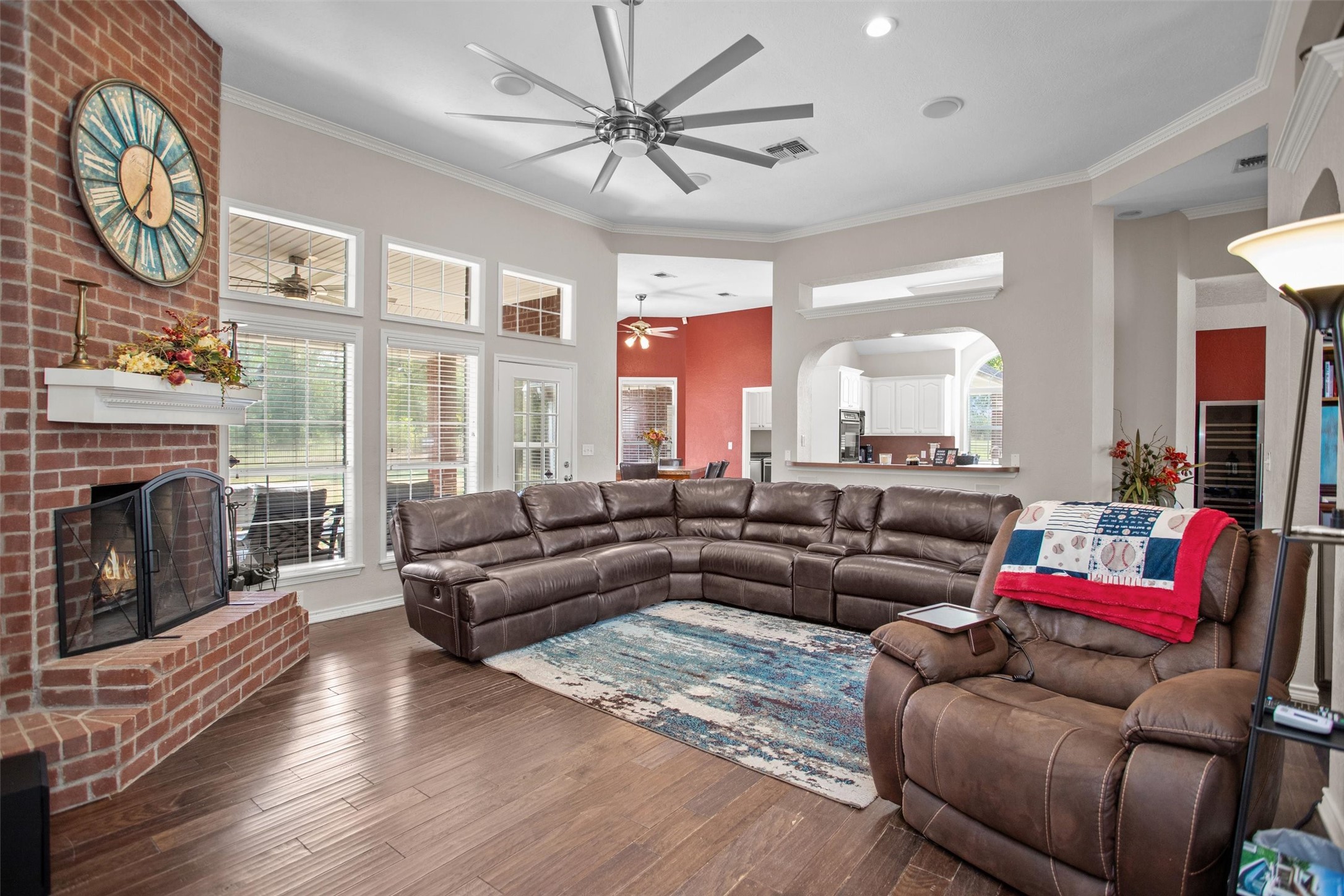 2101 San Antonio Road Crockett, TX 75835 - Photo 6 of 37 a living room with furniture fireplace and a large window