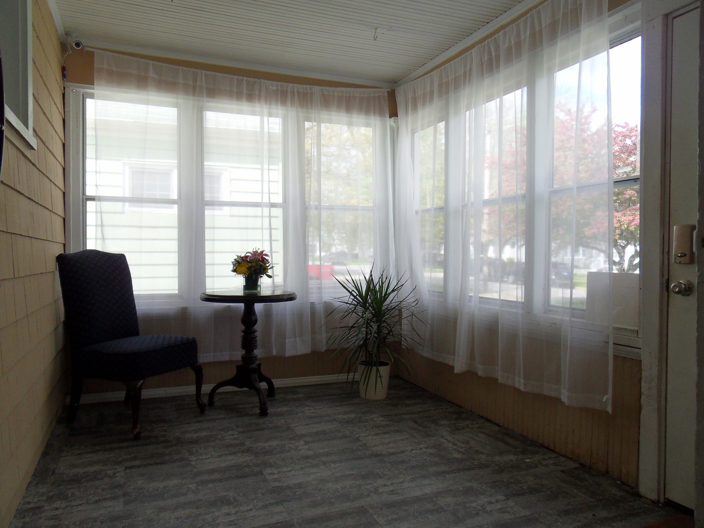 637 Bangs Street Aurora, IL 60505 - Photo 19 of 40