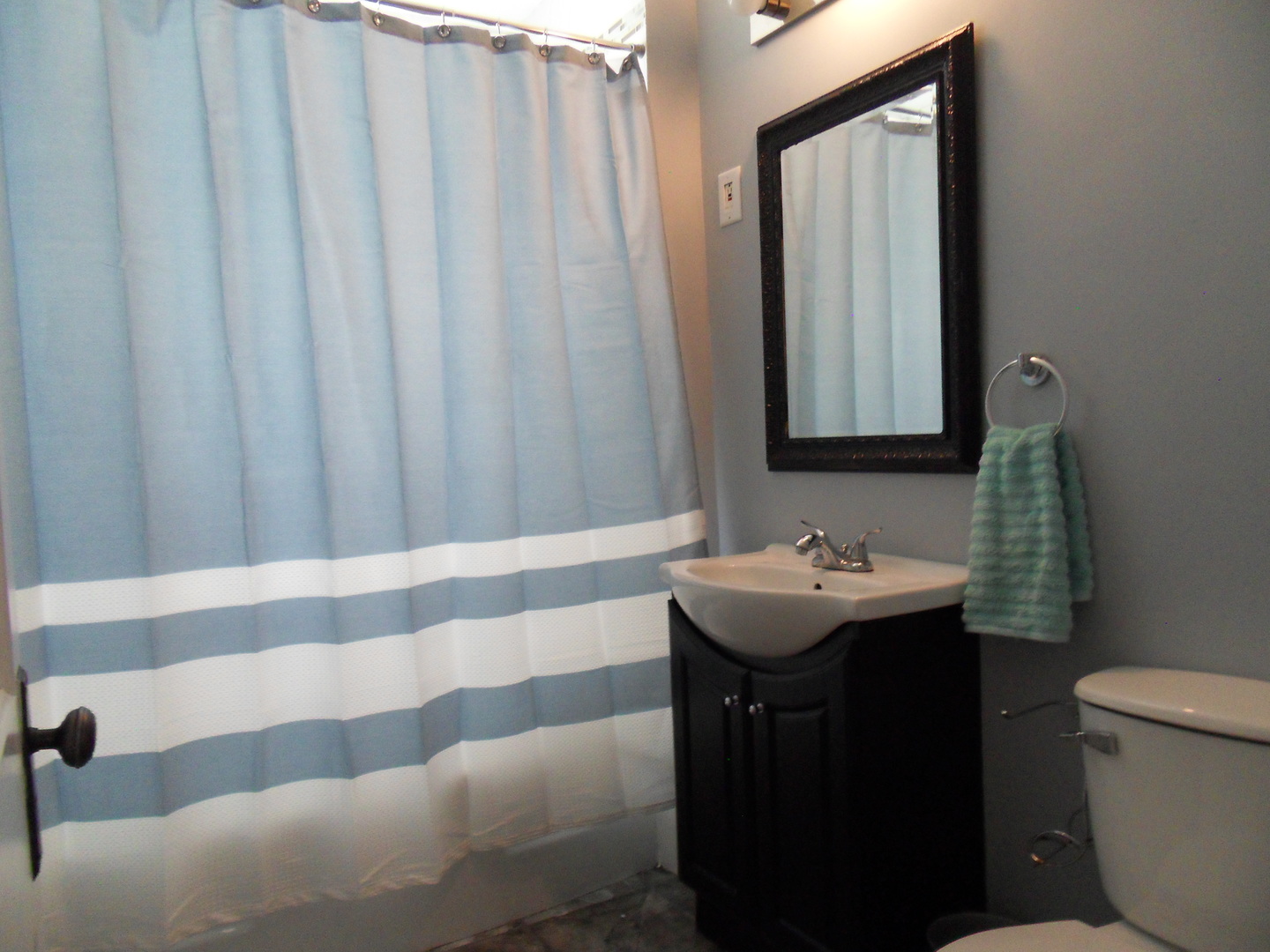 637 Bangs Street Aurora, IL 60505 - Photo 22 of 40