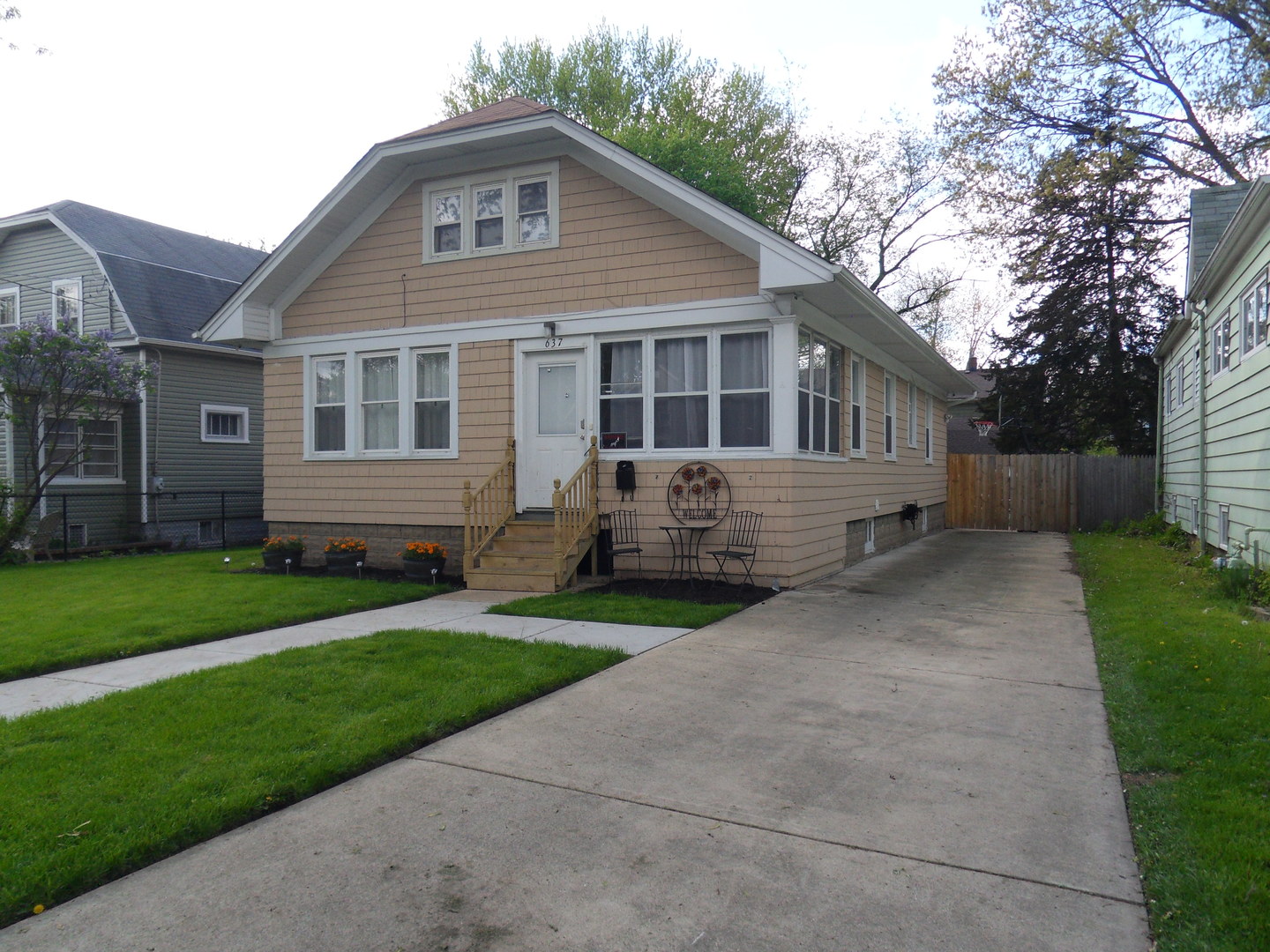 637 Bangs Street Aurora, IL 60505 - Photo 4 of 40