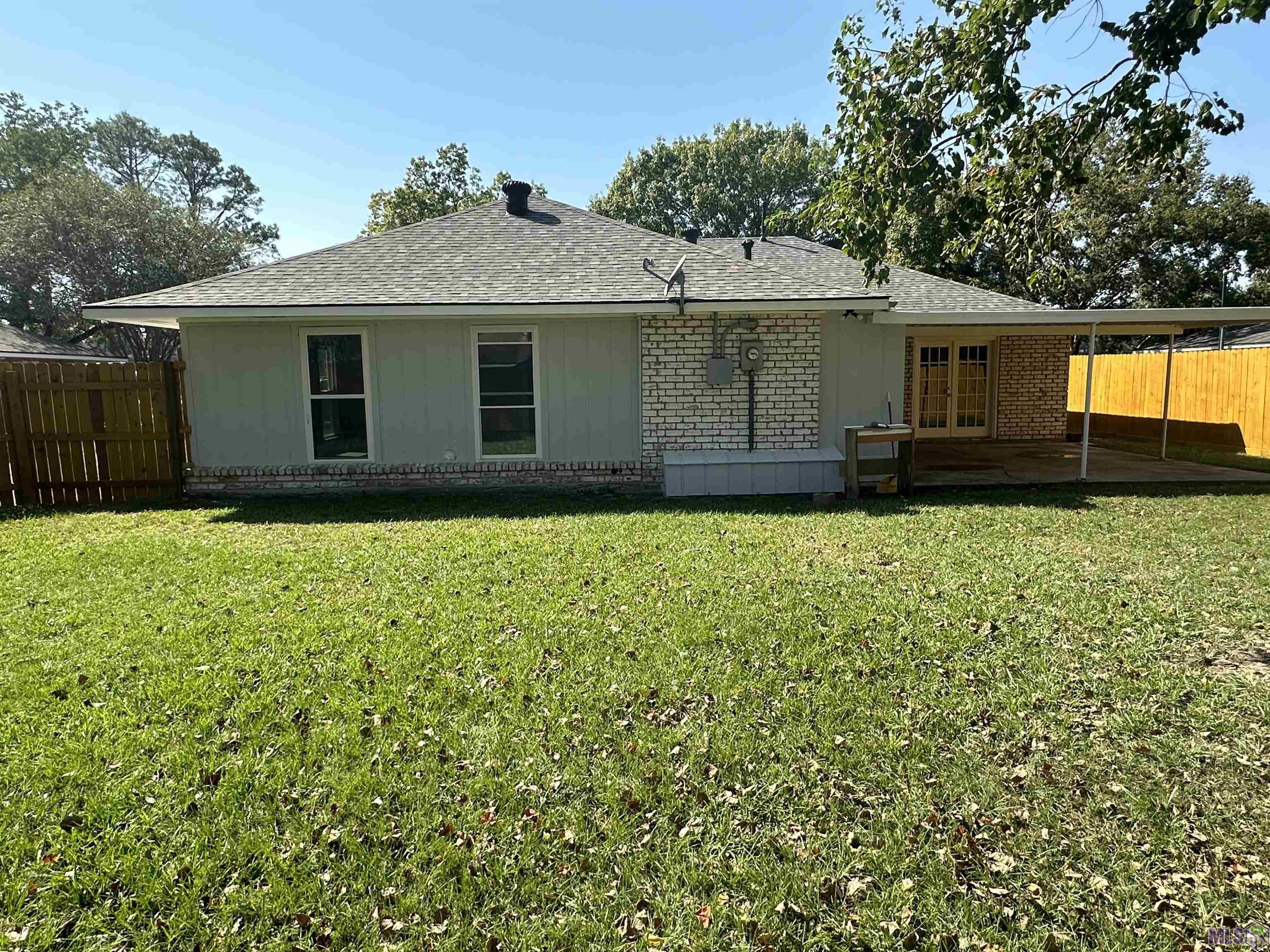 2523 Stonewood Drive Baton Rouge, LA 70816 - Photo 2 of 15 Rear