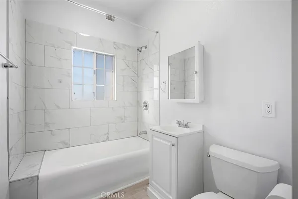 $1,625 | 228 South Kenwood Street, Unit 407, Glendale, CA 91205