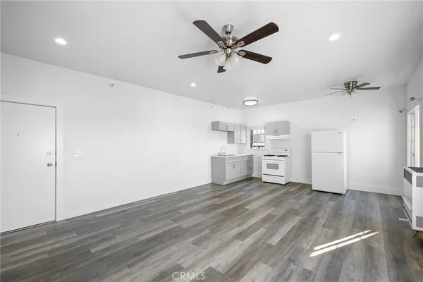 $1,625 | 228 South Kenwood Street, Unit 407, Glendale, CA 91205