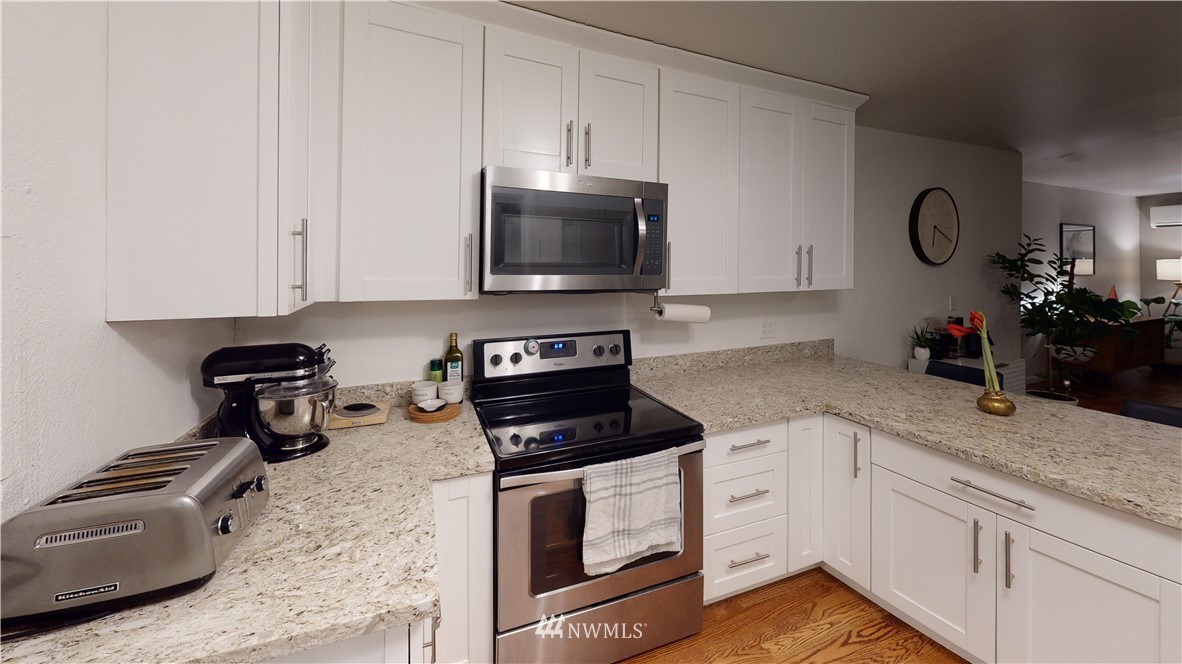 16652 104th Avenue Southeast Renton, WA 98055 - Photo 4 of 24 Gallery Image 4