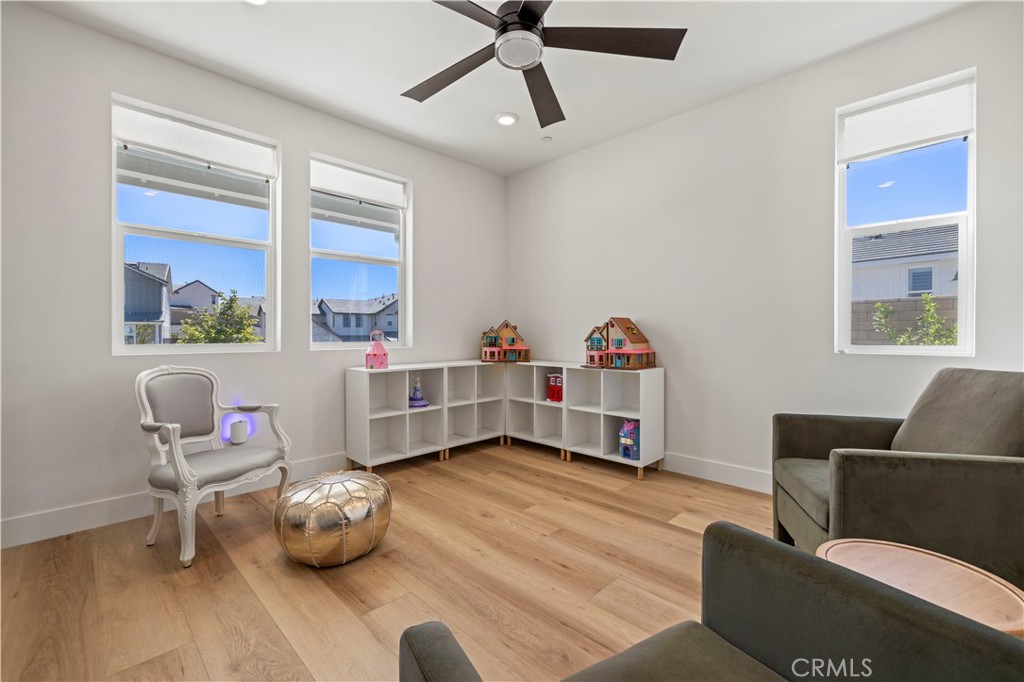 30015 Chestnut Lane Castaic, CA 91384 - Photo 22 of 60 a living room with furniture and a window