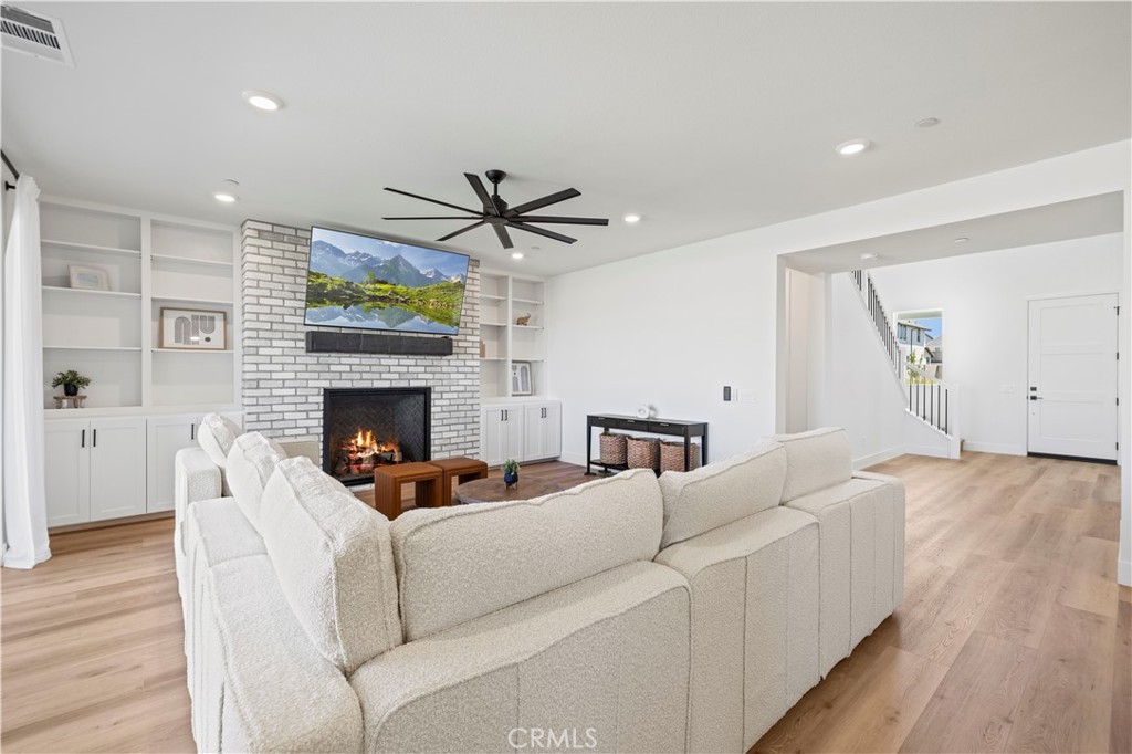 30015 Chestnut Lane Castaic, CA 91384 - Photo 5 of 60