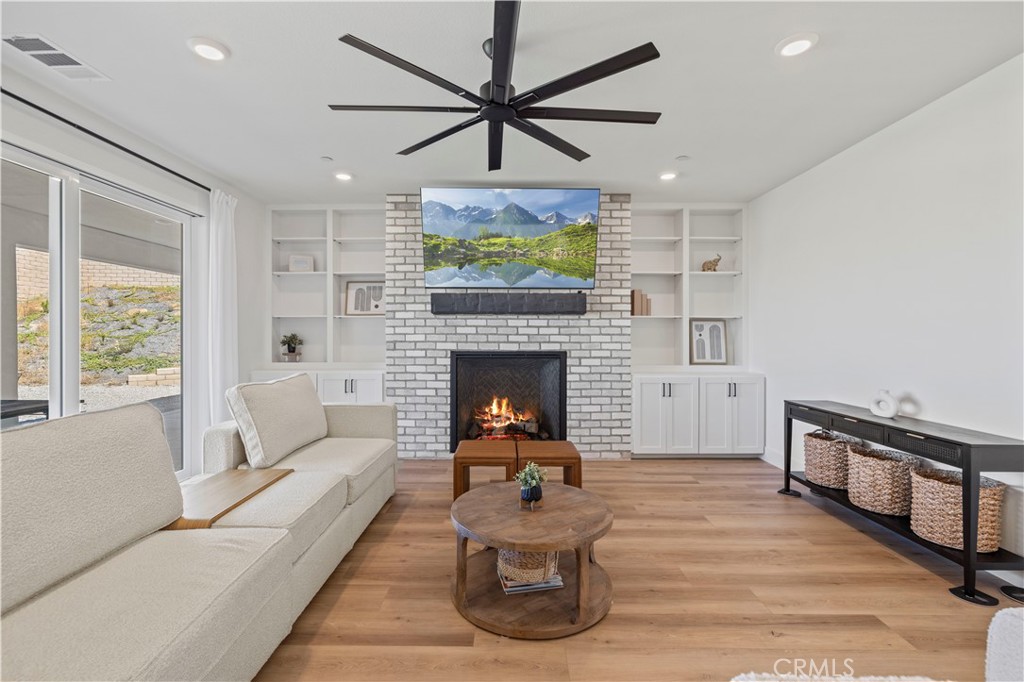 30015 Chestnut Lane Castaic, CA 91384 - Photo 8 of 60