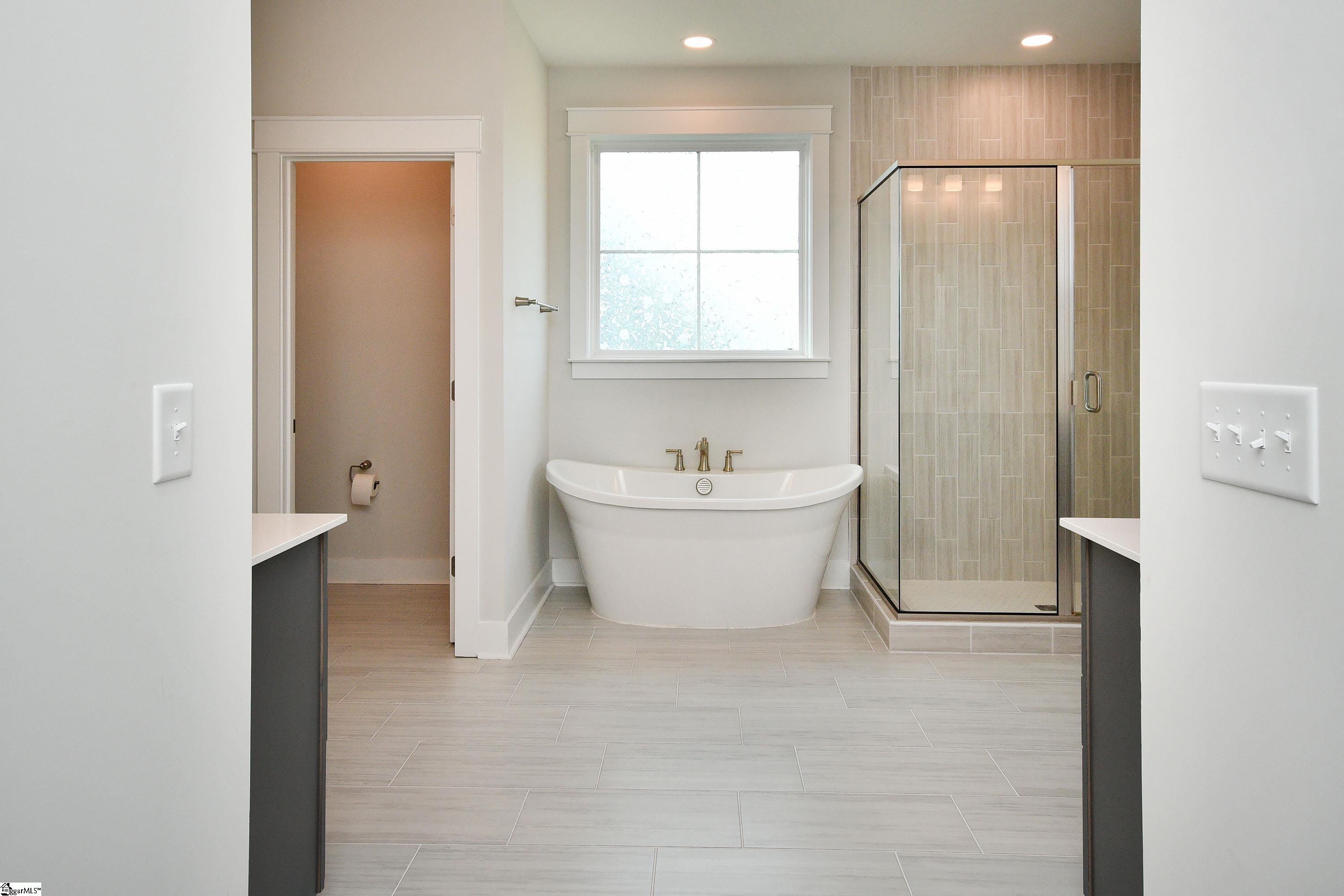 12 Tanner Hall Lane Greenville, SC 29607 - Photo 18 of 37 Gallery Image 18