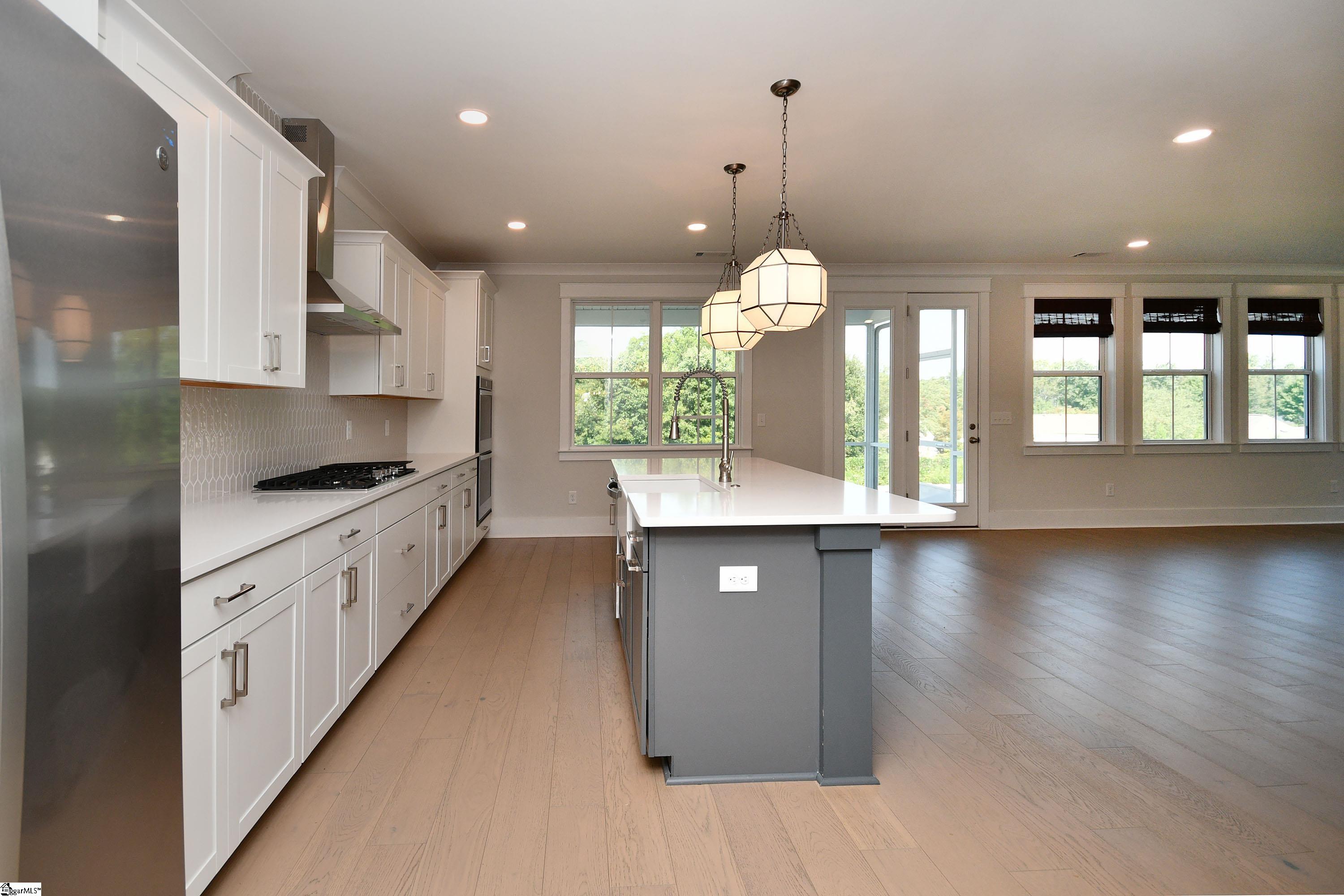 12 Tanner Hall Lane Greenville, SC 29607 - Photo 2 of 37 Gallery Image 2