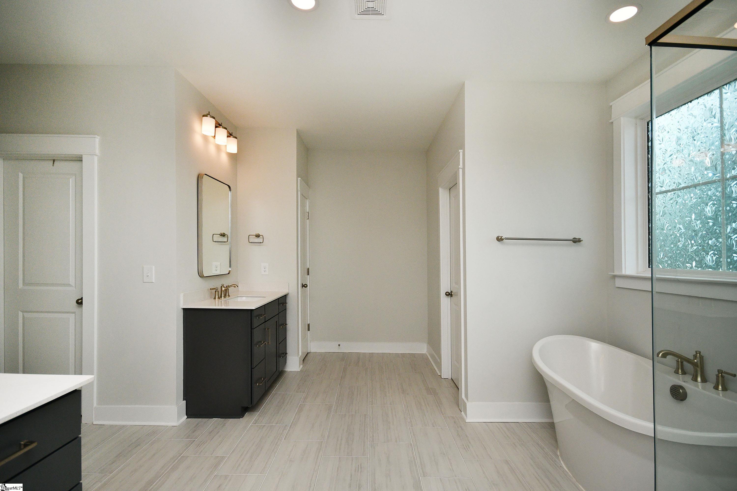 12 Tanner Hall Lane Greenville, SC 29607 - Photo 24 of 37 Gallery Image 24