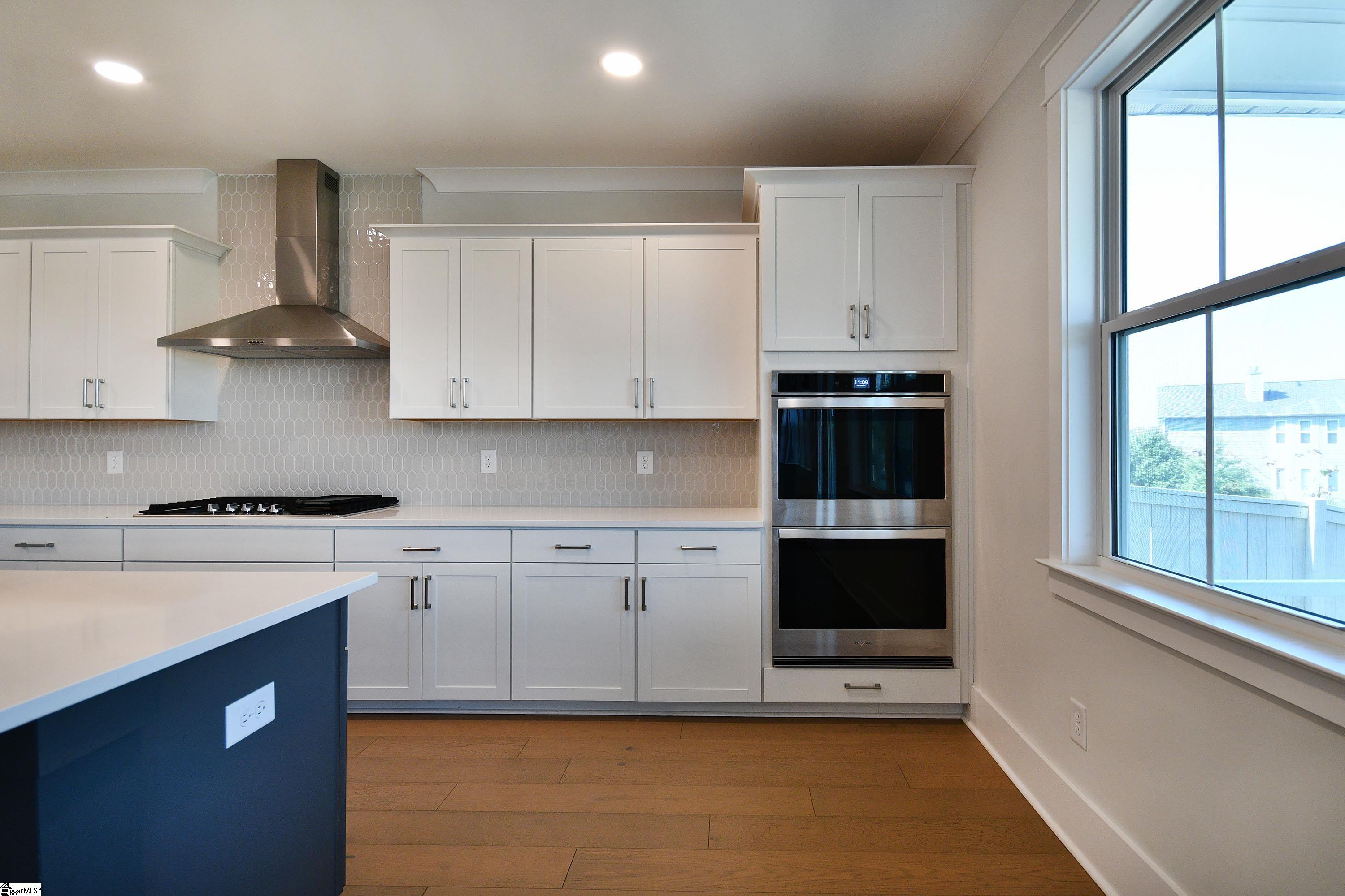 12 Tanner Hall Lane Greenville, SC 29607 - Photo 4 of 37 Gallery Image 4