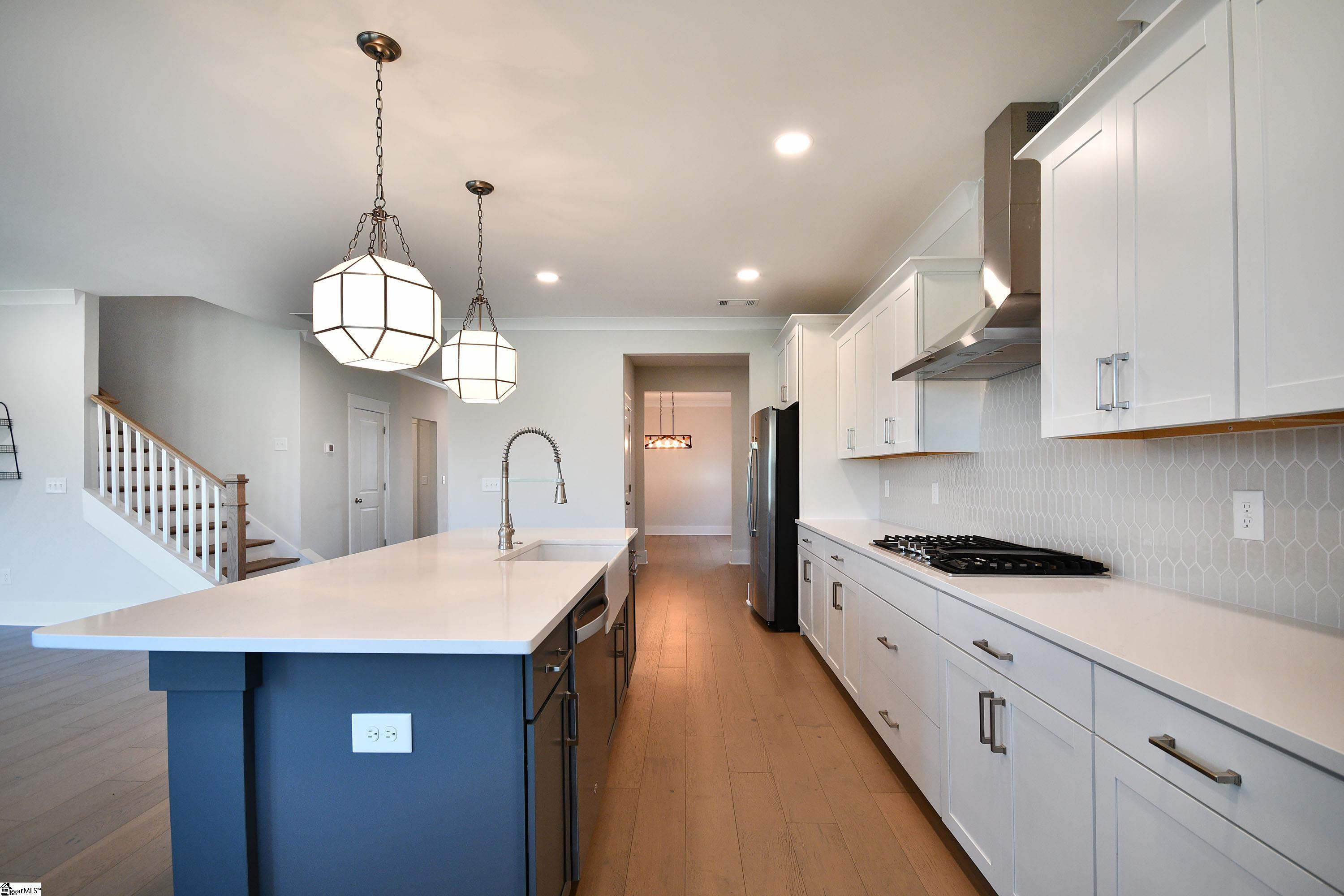 12 Tanner Hall Lane Greenville, SC 29607 - Photo 5 of 37 Gallery Image 5
