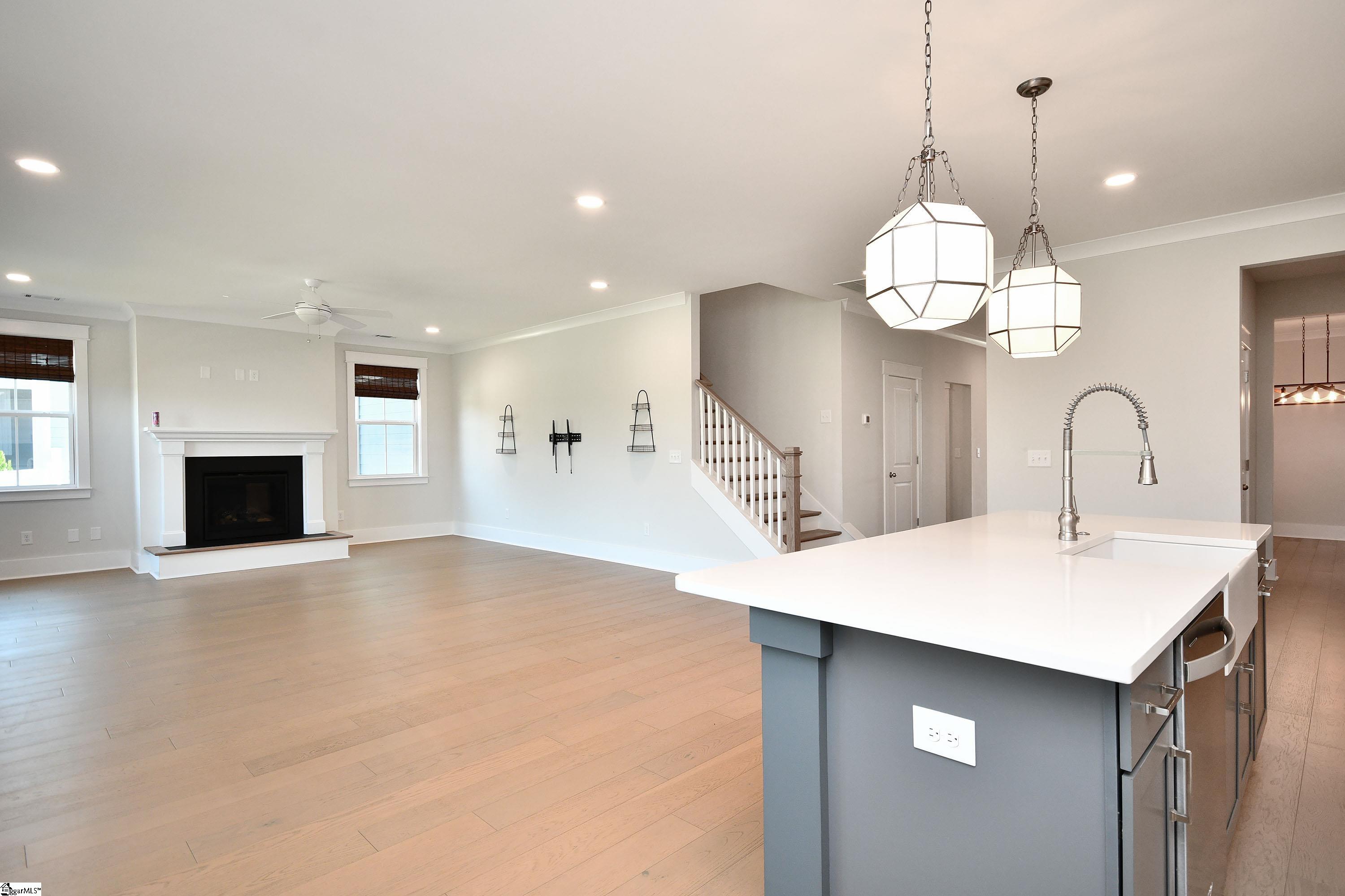 12 Tanner Hall Lane Greenville, SC 29607 - Photo 6 of 37 Gallery Image 6