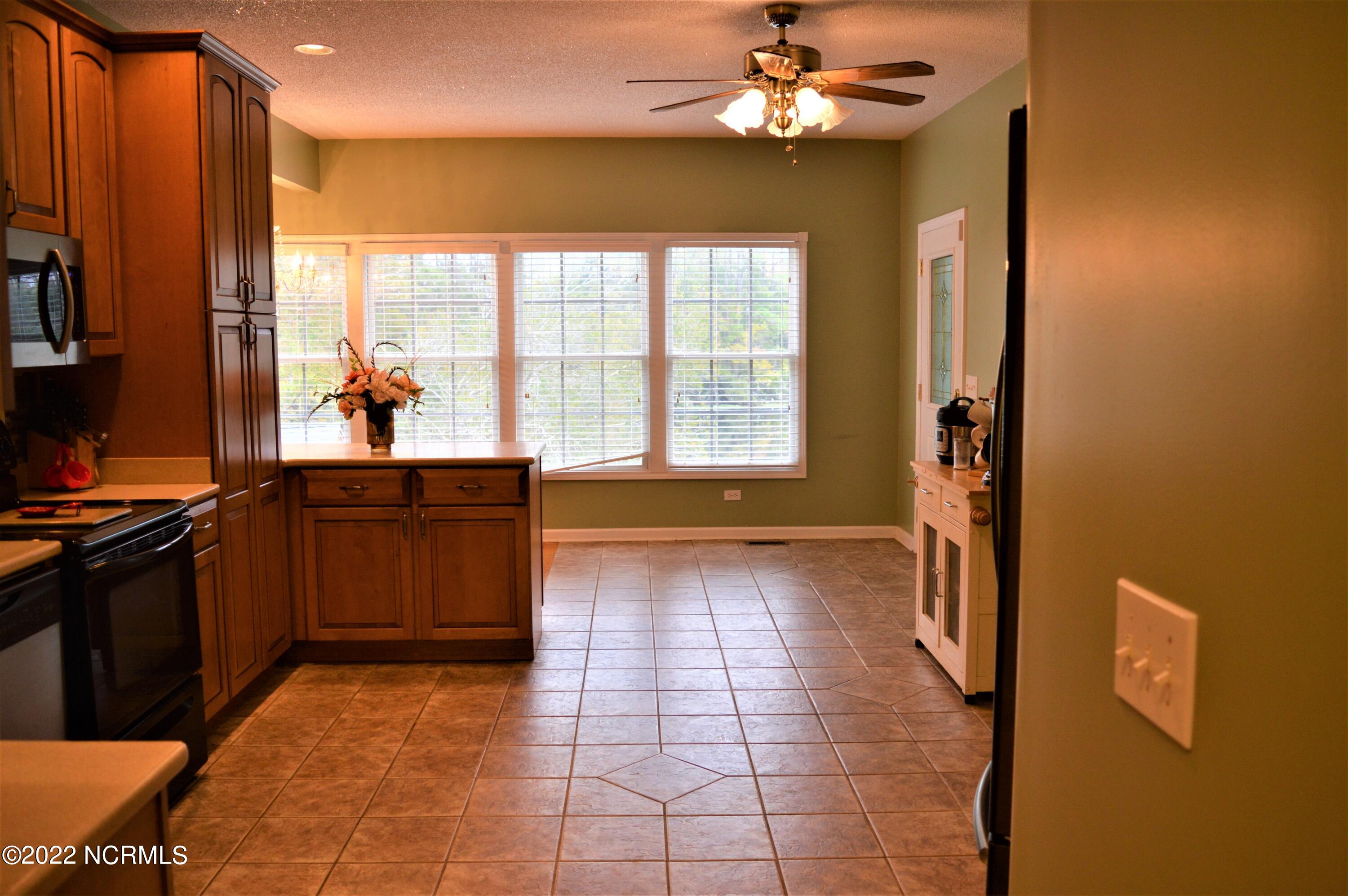 119 Riverside Drive Supply, NC 28462 - Photo 50 of 97 Kitchen