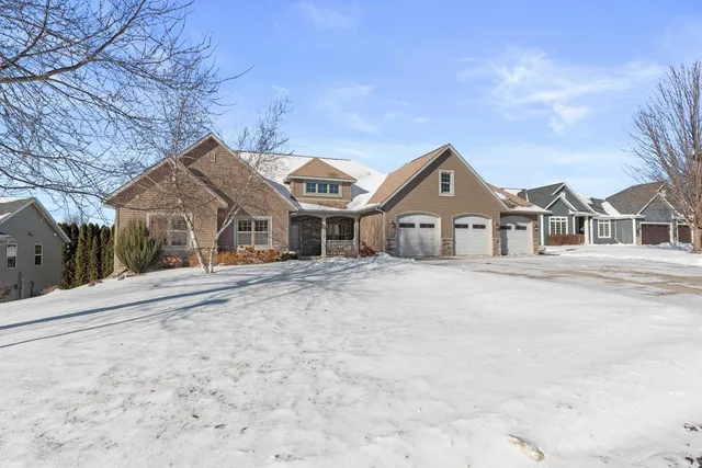 $615,000 | 102 Benjamin Court, Beaver Dam, WI 53916