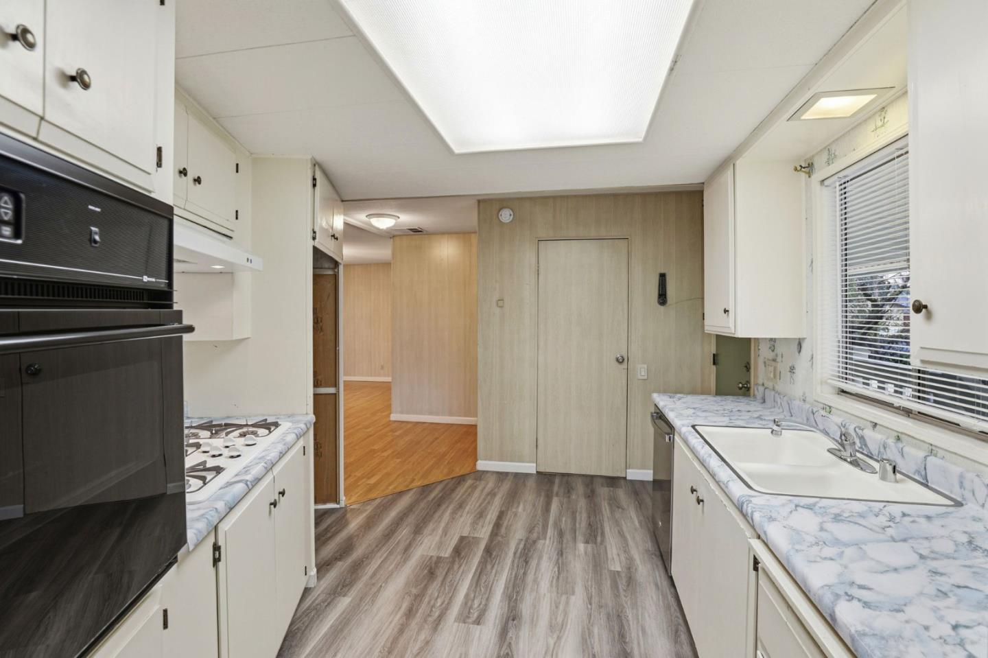 500 West 10th Street Gilroy, CA 95020 - Photo 11 of 34