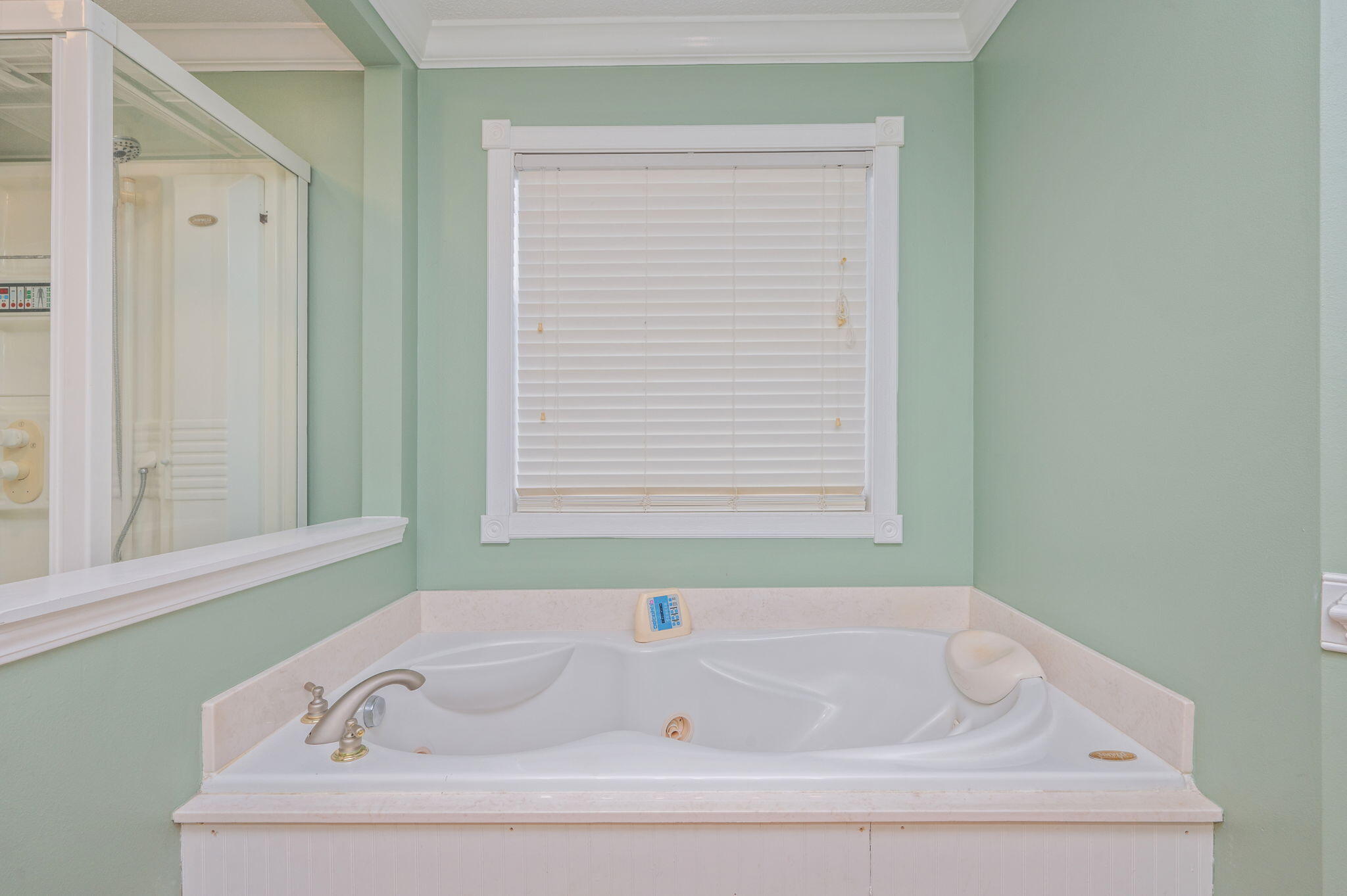 734 Riva Ridge Drive Crestview, FL 32539 - Photo 28 of 53 a bathroom with a bathtub