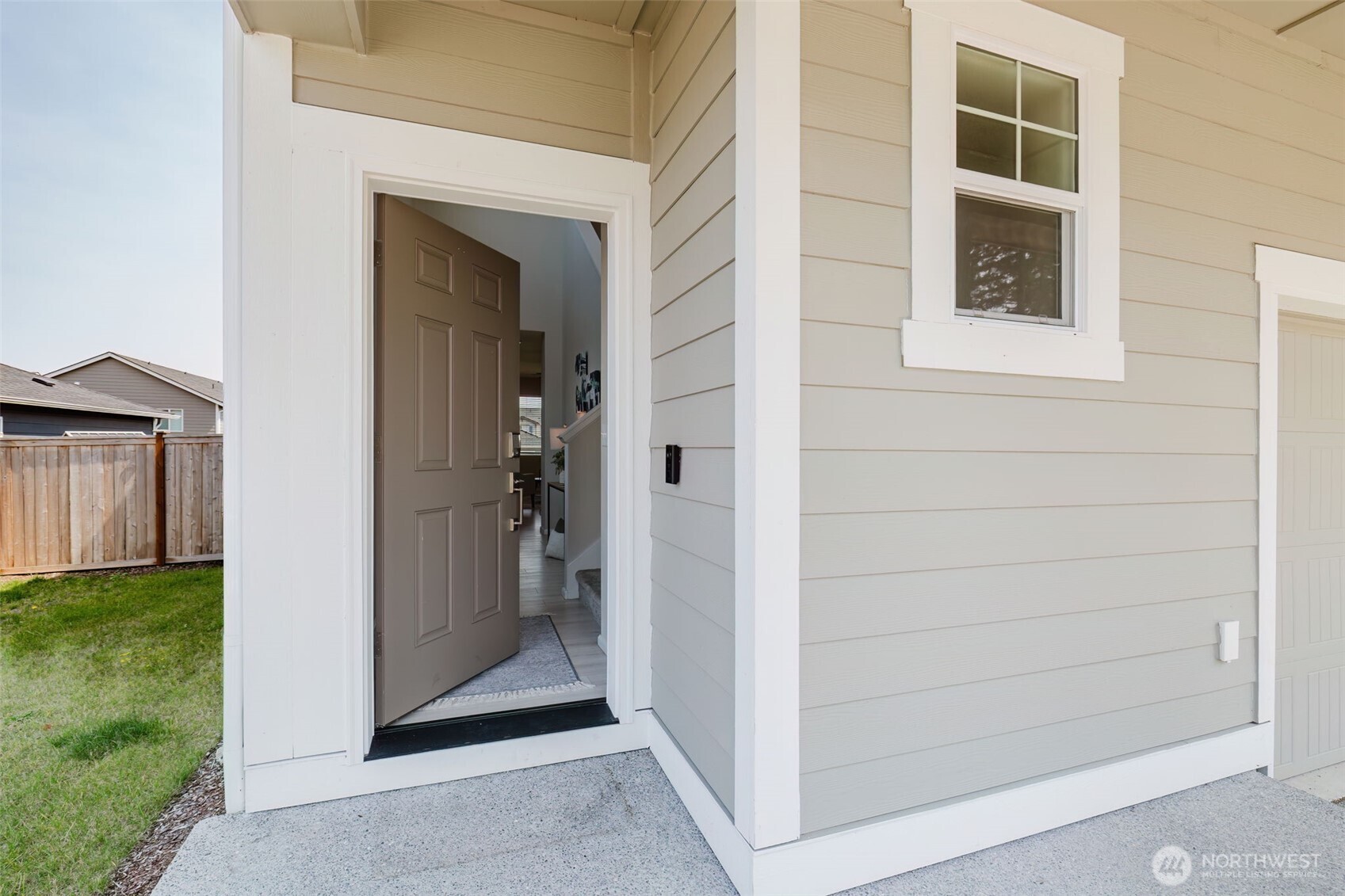 948 Panoramic Loop Bremerton, WA 98312 - Photo 1 of 40