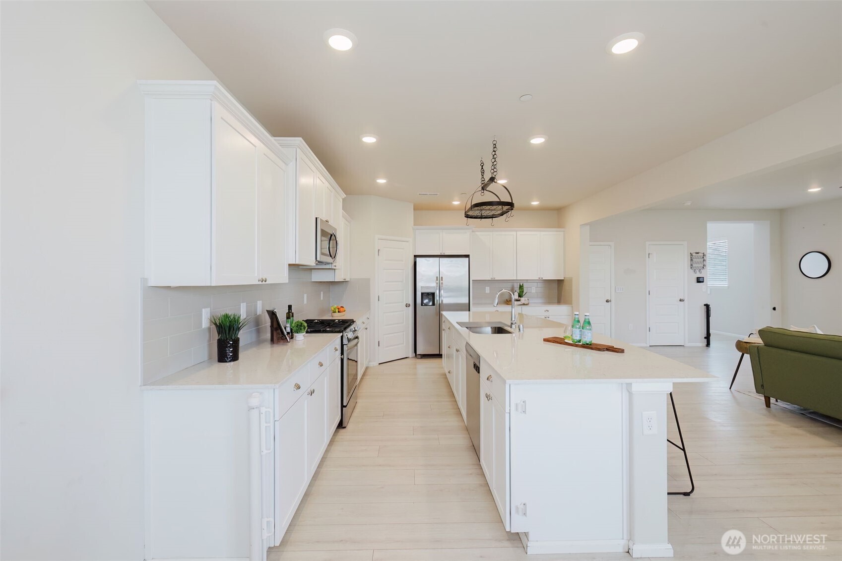 948 Panoramic Loop Bremerton, WA 98312 - Photo 11 of 40