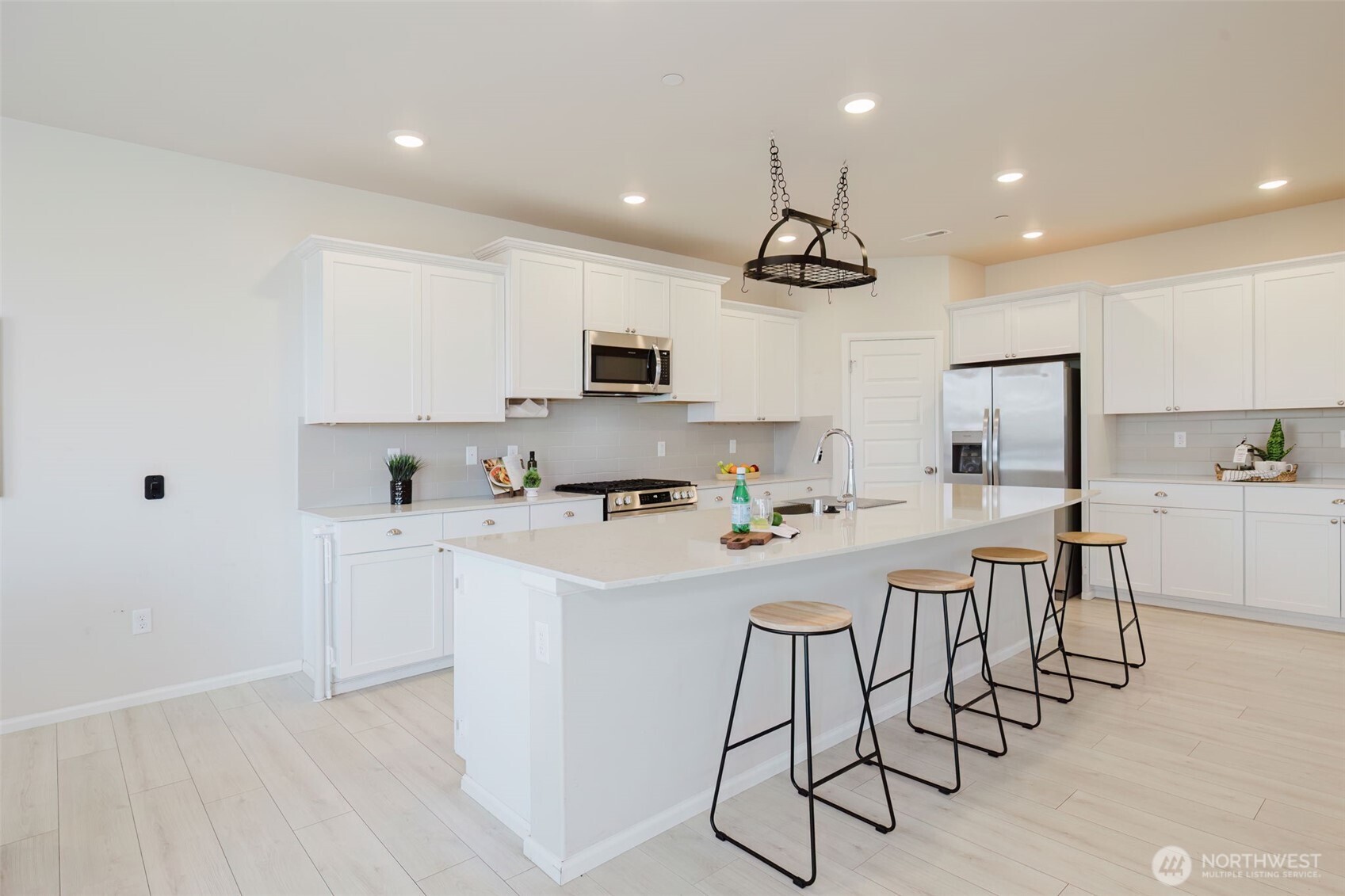 948 Panoramic Loop Bremerton, WA 98312 - Photo 12 of 40