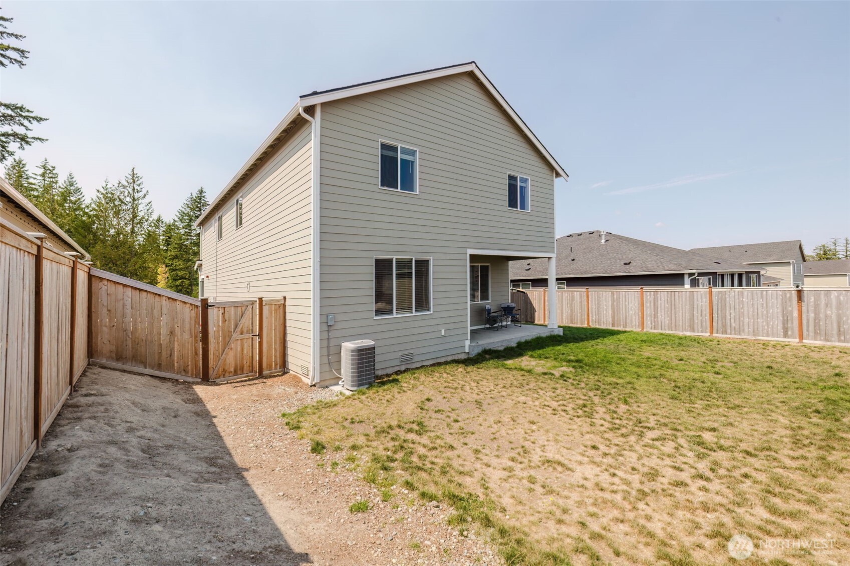 948 Panoramic Loop Bremerton, WA 98312 - Photo 38 of 40