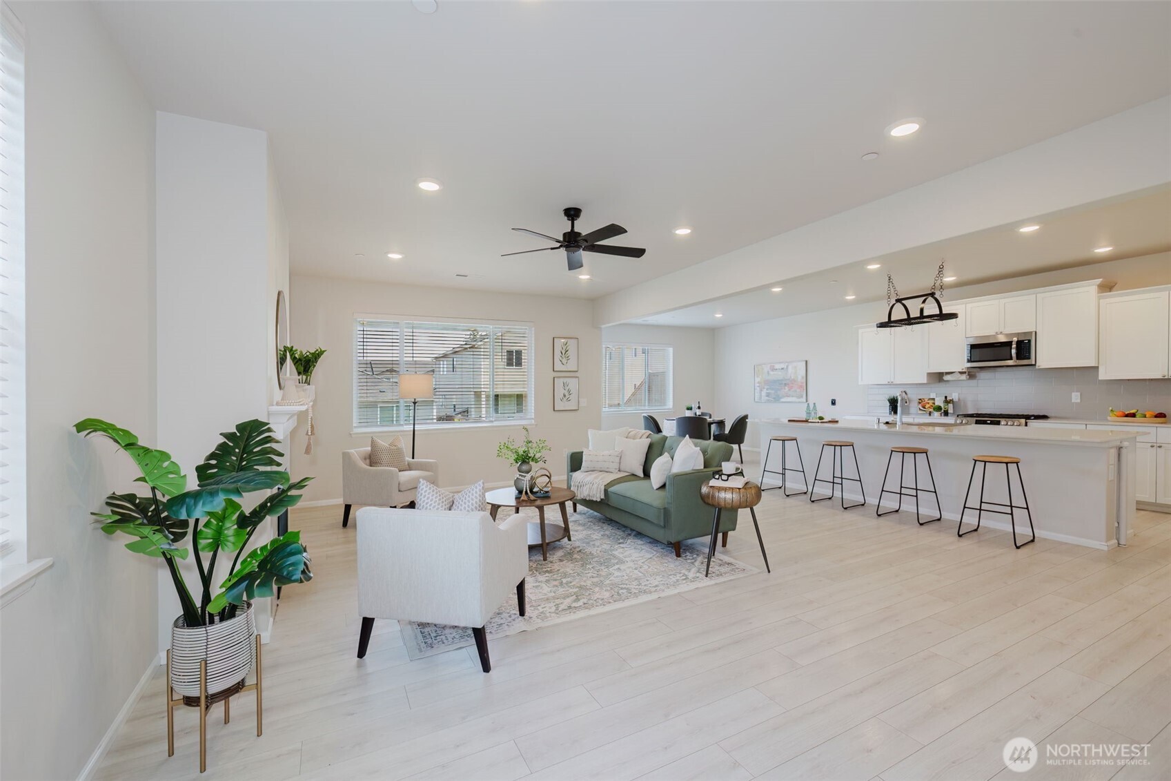 948 Panoramic Loop Bremerton, WA 98312 - Photo 5 of 40