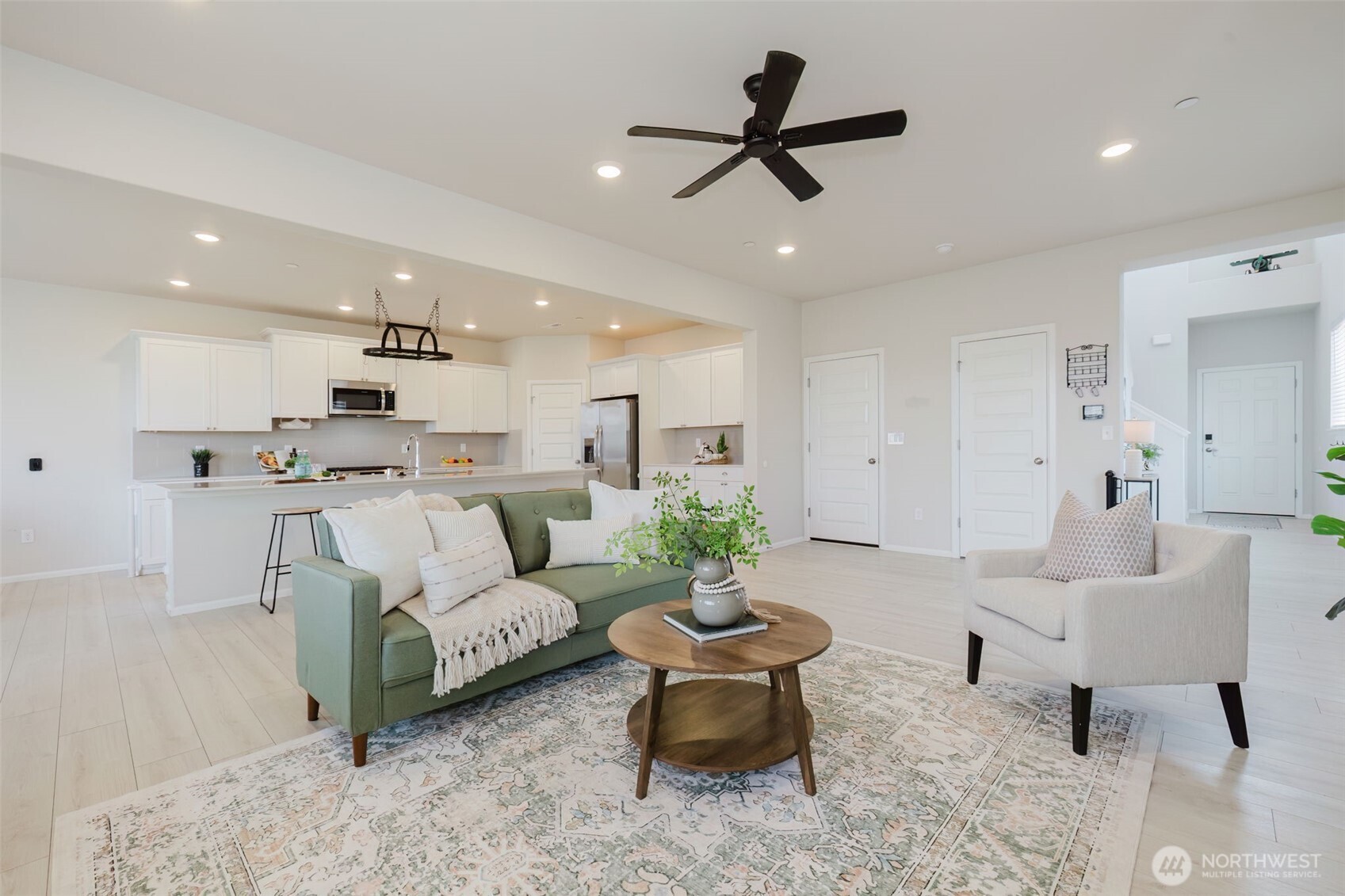 948 Panoramic Loop Bremerton, WA 98312 - Photo 9 of 40