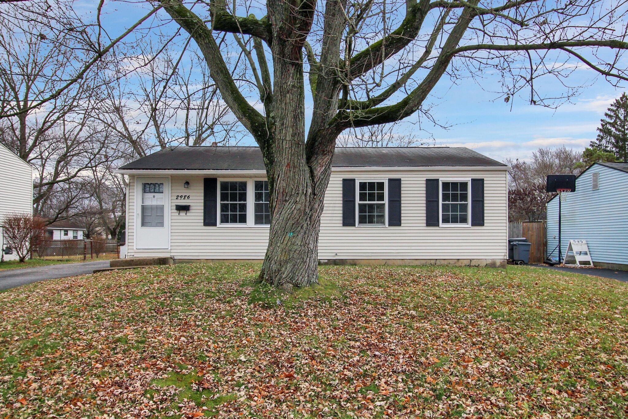 2986 Fleet Road Columbus, OH 43232 - Photo 2 of 24 2-web-or-mls-2986-fleet-rd