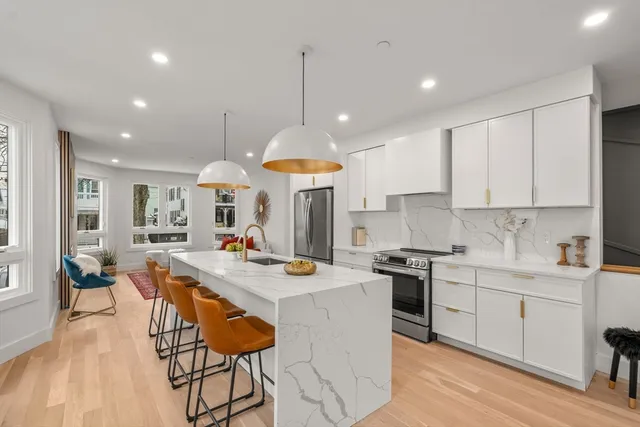 $1,299,000 | 69 Electric Avenue, Unit 1, Somerville, MA 02144