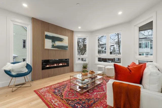 $1,299,000 | 69 Electric Avenue, Unit 1, Somerville, MA 02144