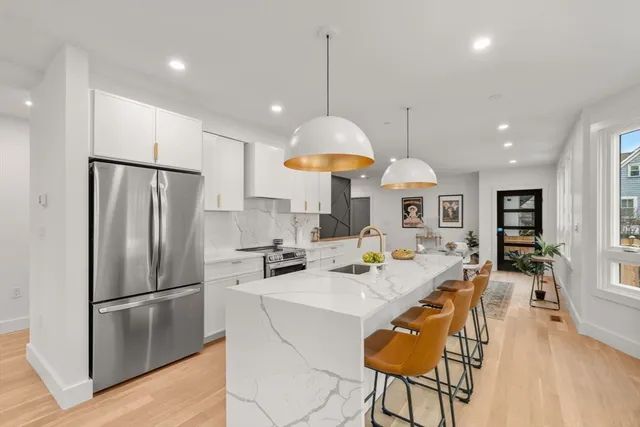 $1,299,000 | 69 Electric Avenue, Unit 1, Somerville, MA 02144