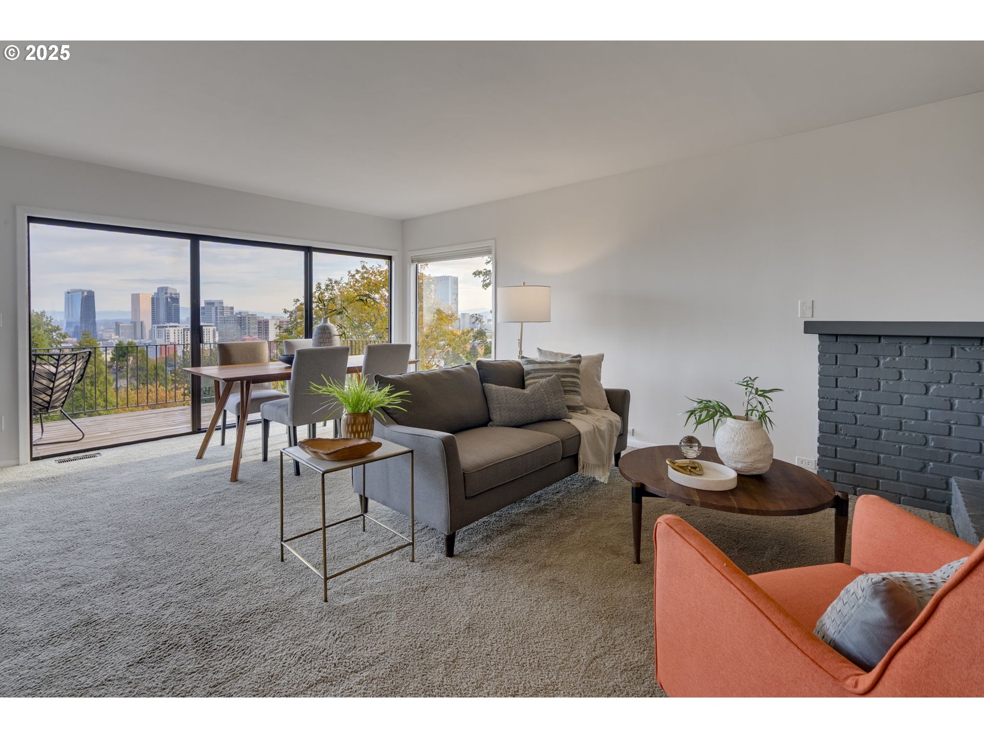 1515 Southwest Upper Hall Street Portland, OR 97201 - Photo 11 of 47 Living Room/Dining Room