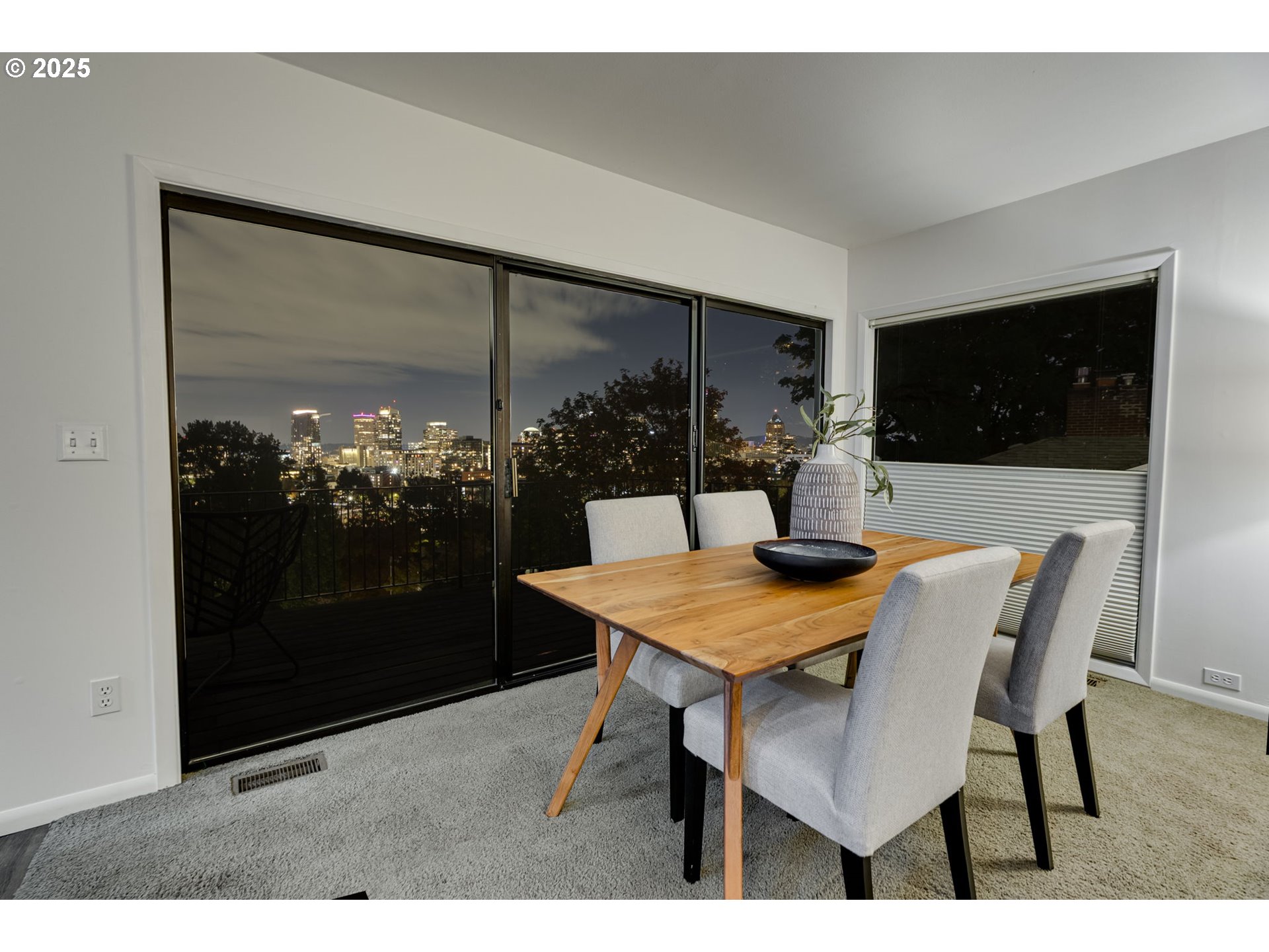 1515 Southwest Upper Hall Street Portland, OR 97201 - Photo 18 of 47 Dining Room