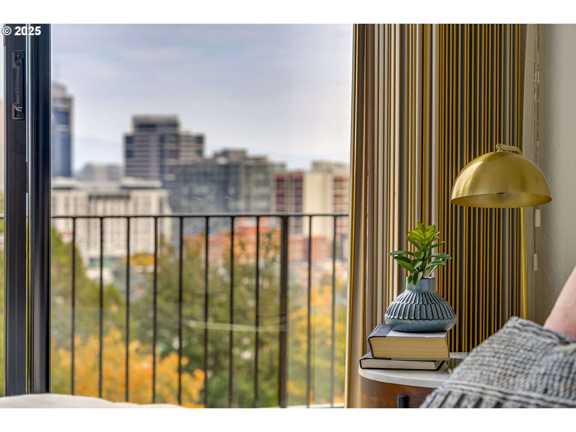 1515 Southwest Upper Hall Street Portland, OR 97201 - Photo 25 of 47 Bedroom, Primary