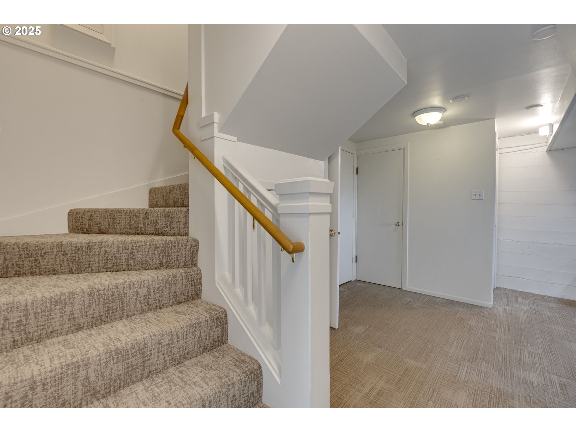 1515 Southwest Upper Hall Street Portland, OR 97201 - Photo 31 of 47 Staircase