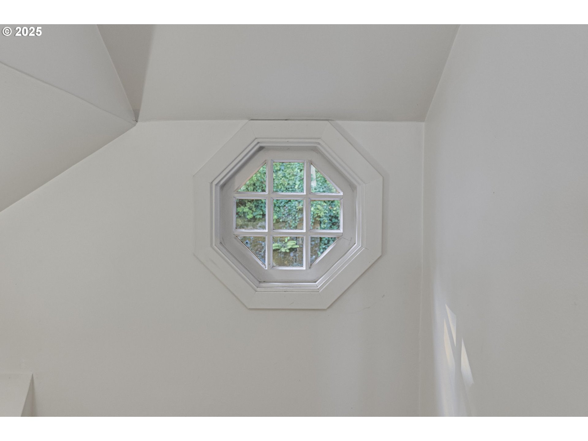 1515 Southwest Upper Hall Street Portland, OR 97201 - Photo 32 of 47 Hallway