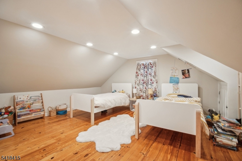 517 Ashwood Road Springfield, NJ 07081 - Photo 12 of 15