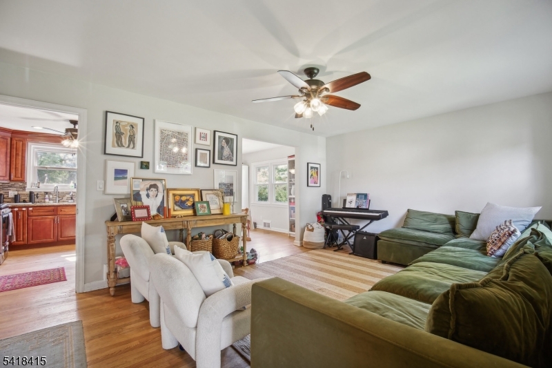 517 Ashwood Road Springfield, NJ 07081 - Photo 2 of 15