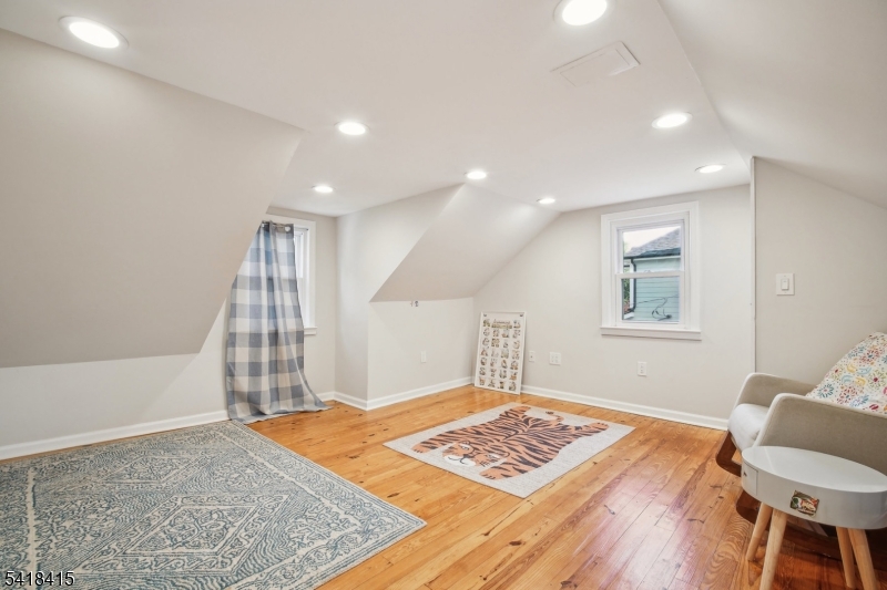 517 Ashwood Road Springfield, NJ 07081 - Photo 9 of 15