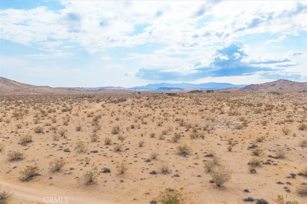 60150 Sharp Terrace Joshua Tree, CA 92252 - Photo 11 of 25 view of a sky