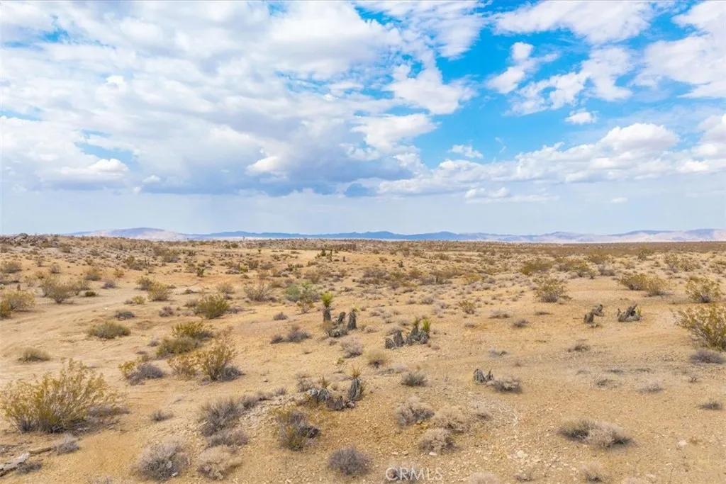 60150 Sharp Terrace Joshua Tree, CA 92252 - Photo 20 of 25 a view of a sky
