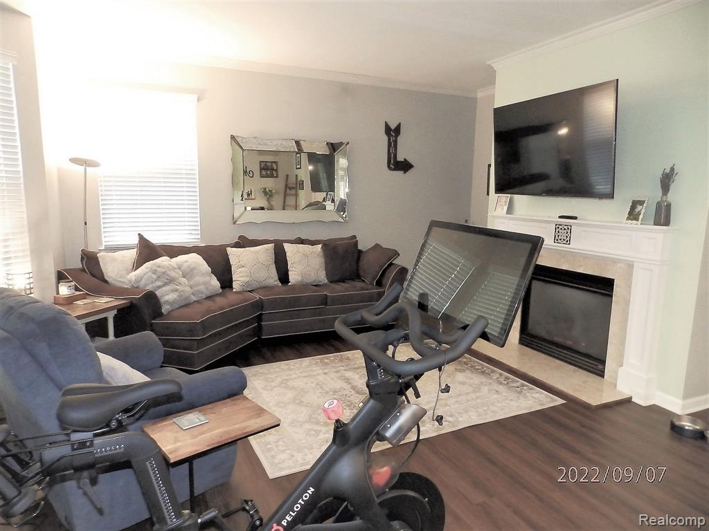 4017 Radcliff Drive Canton, MI 48188 - Photo 4 of 28