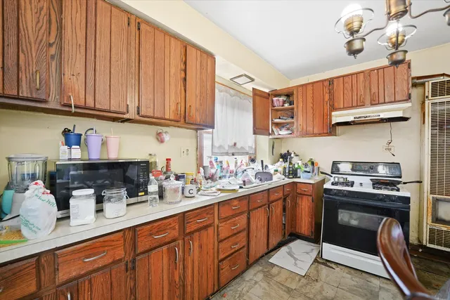 $424,000 | 4317 South Sawyer Avenue, Chicago, IL 60632