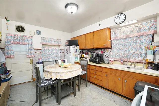 $424,000 | 4317 South Sawyer Avenue, Chicago, IL 60632