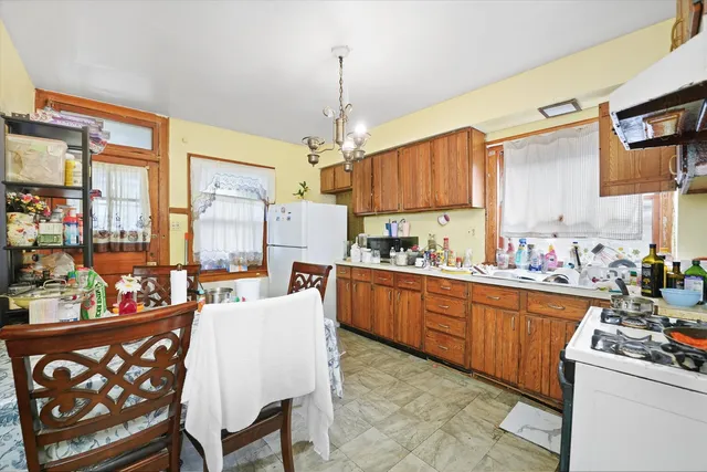 $424,000 | 4317 South Sawyer Avenue, Chicago, IL 60632