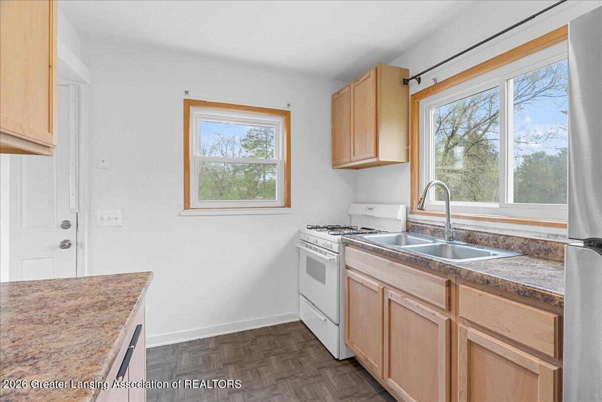 421 West Lake Lansing Road East Lansing, MI 48823 - Photo 9 of 19 13-Media Jett - 13