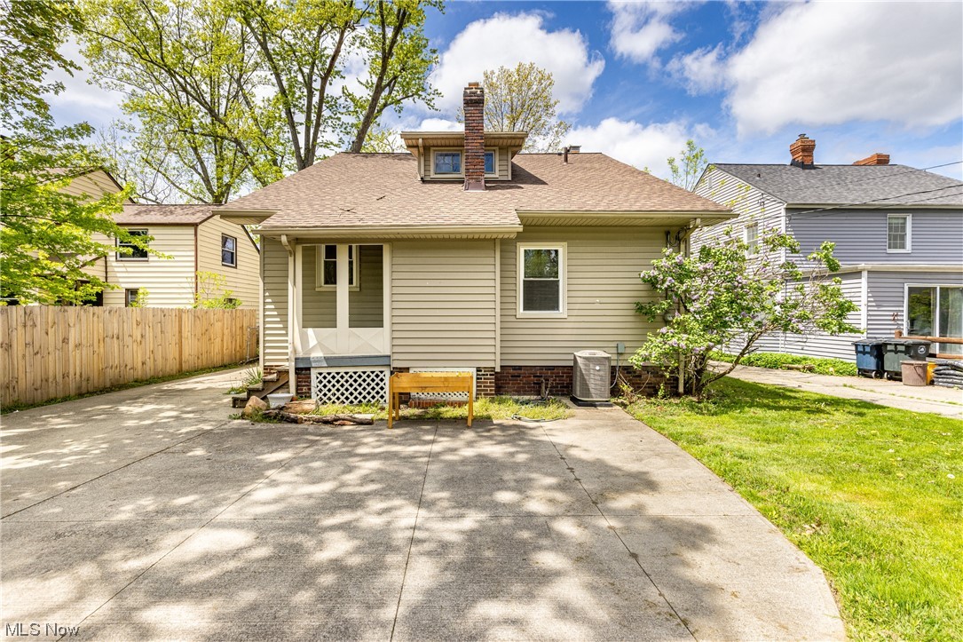 1383 Richmond Road Cleveland, OH 44124 - Photo 29 of 30 Rear View of Home